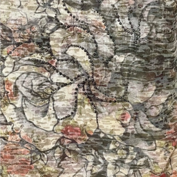 Large Floral Daytrip Short Sleeve Burnout Tee with Metallic Studs - Picture 4 of 9